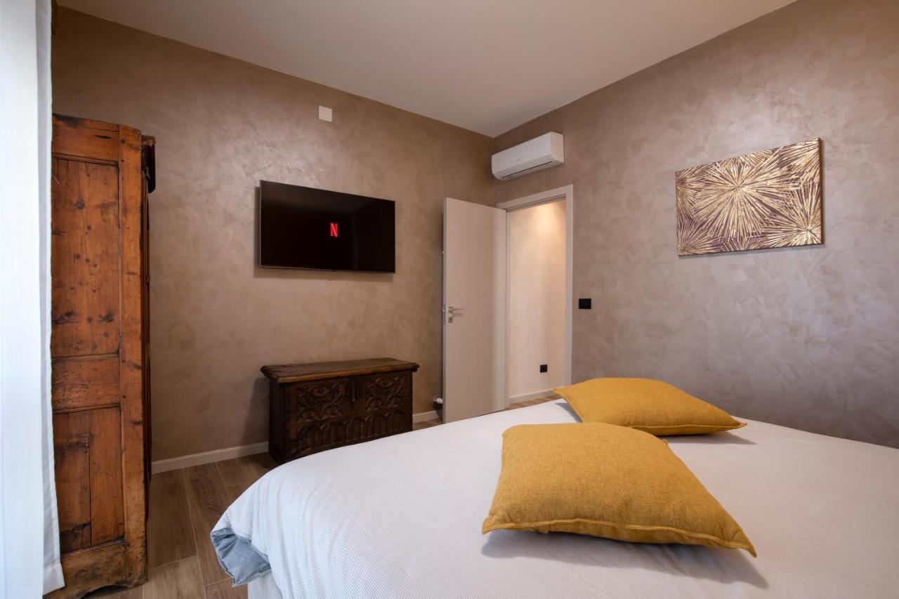La Lupa Apartment - In The Heart Of Aosta With Car Box Exterior foto